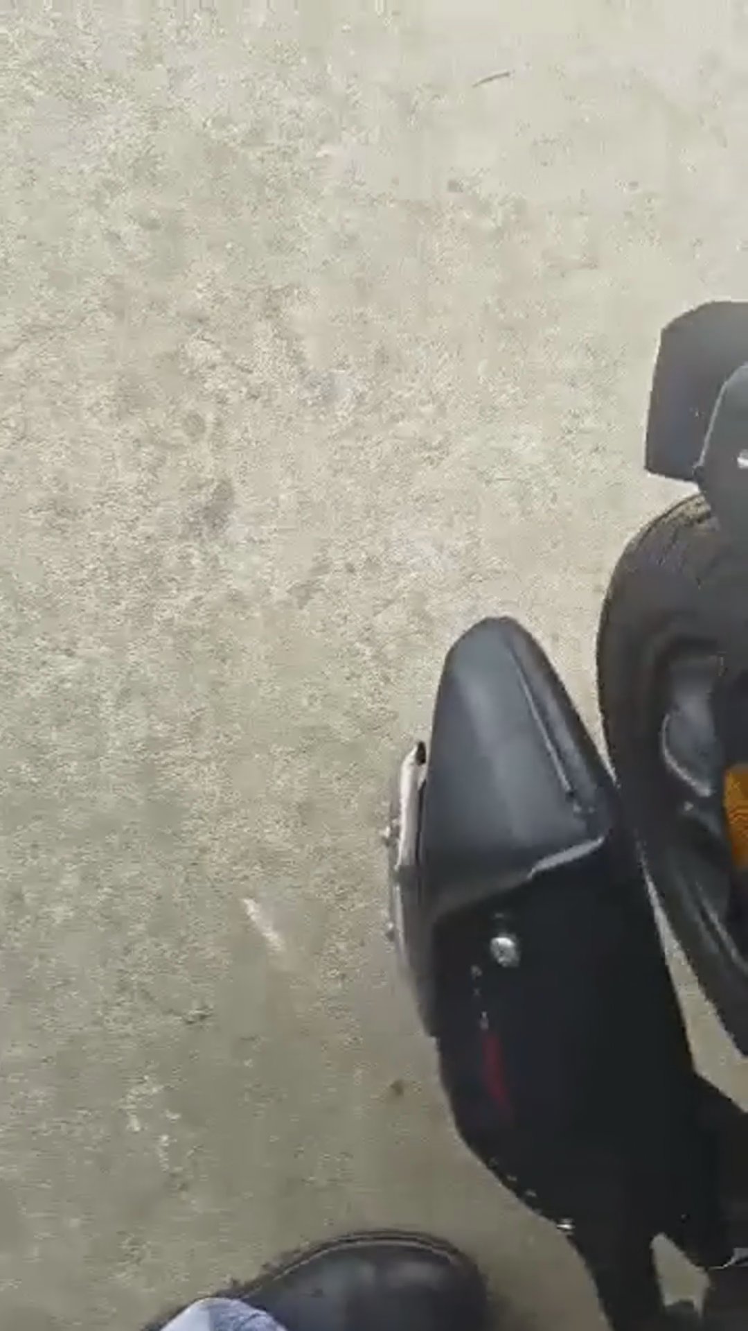 Walk-around video thumbnail