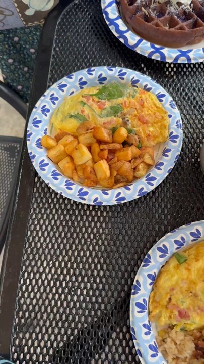 Da Reef Cafe - Aina omelette with fried potatoes, ube waffle, Denver omelette with fried rice, bento breakfast - Waffles Near Me - Kapaʻa, Hawaii