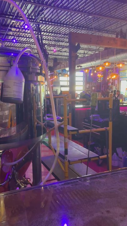 Pee Pa's Garage - Breweries Near Me - Pinellas Park, Florida