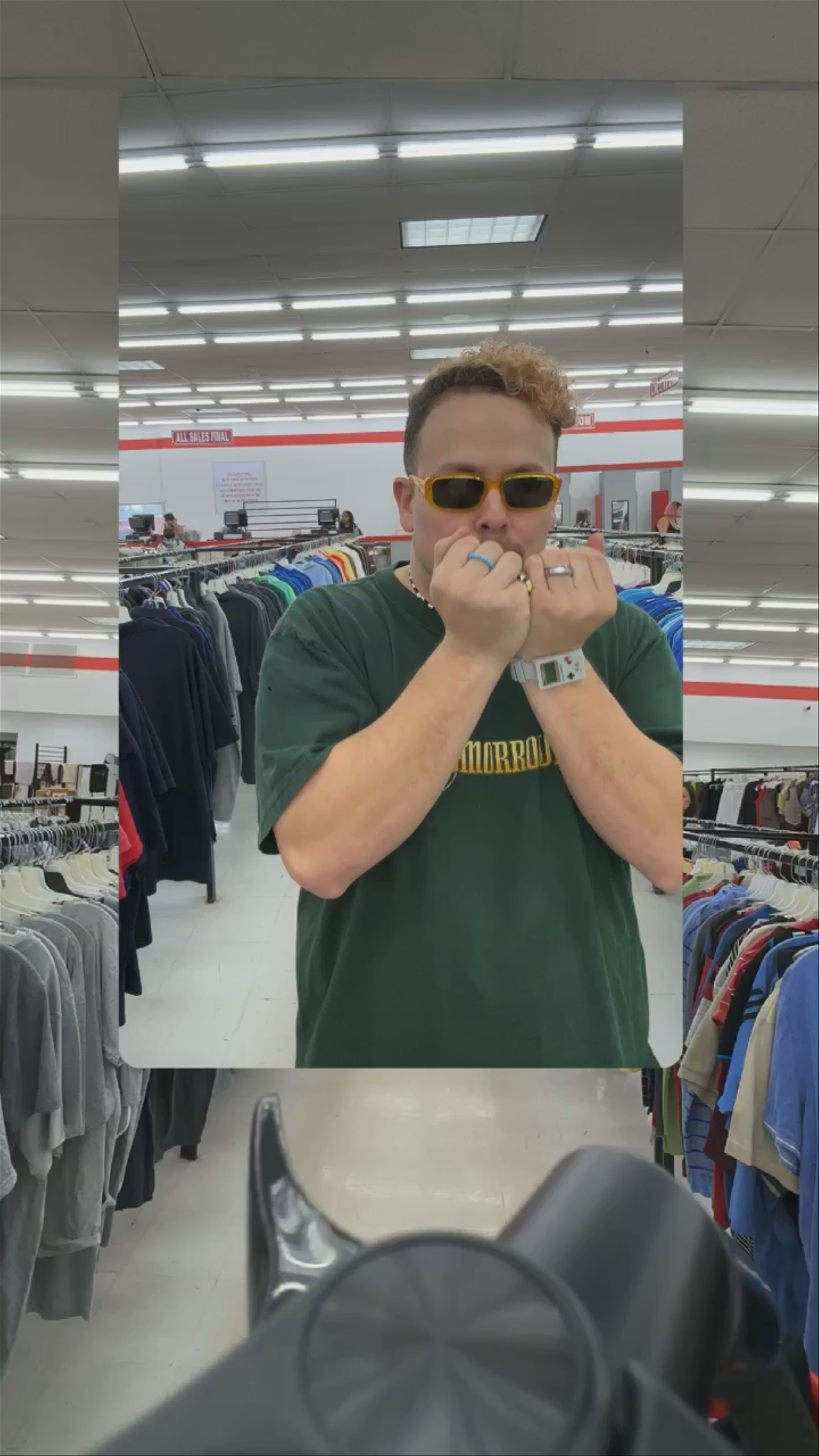 Trends Live thrift dance for tips 😂 