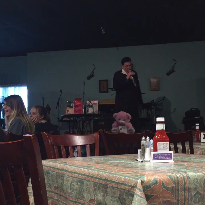 SweetPea's Table Restaurant - There's an Elvis impersonator folks!!!!   You didn't get this kind of entertainment with your dinner did you? - American Near Me - Olive Branch, Mississippi