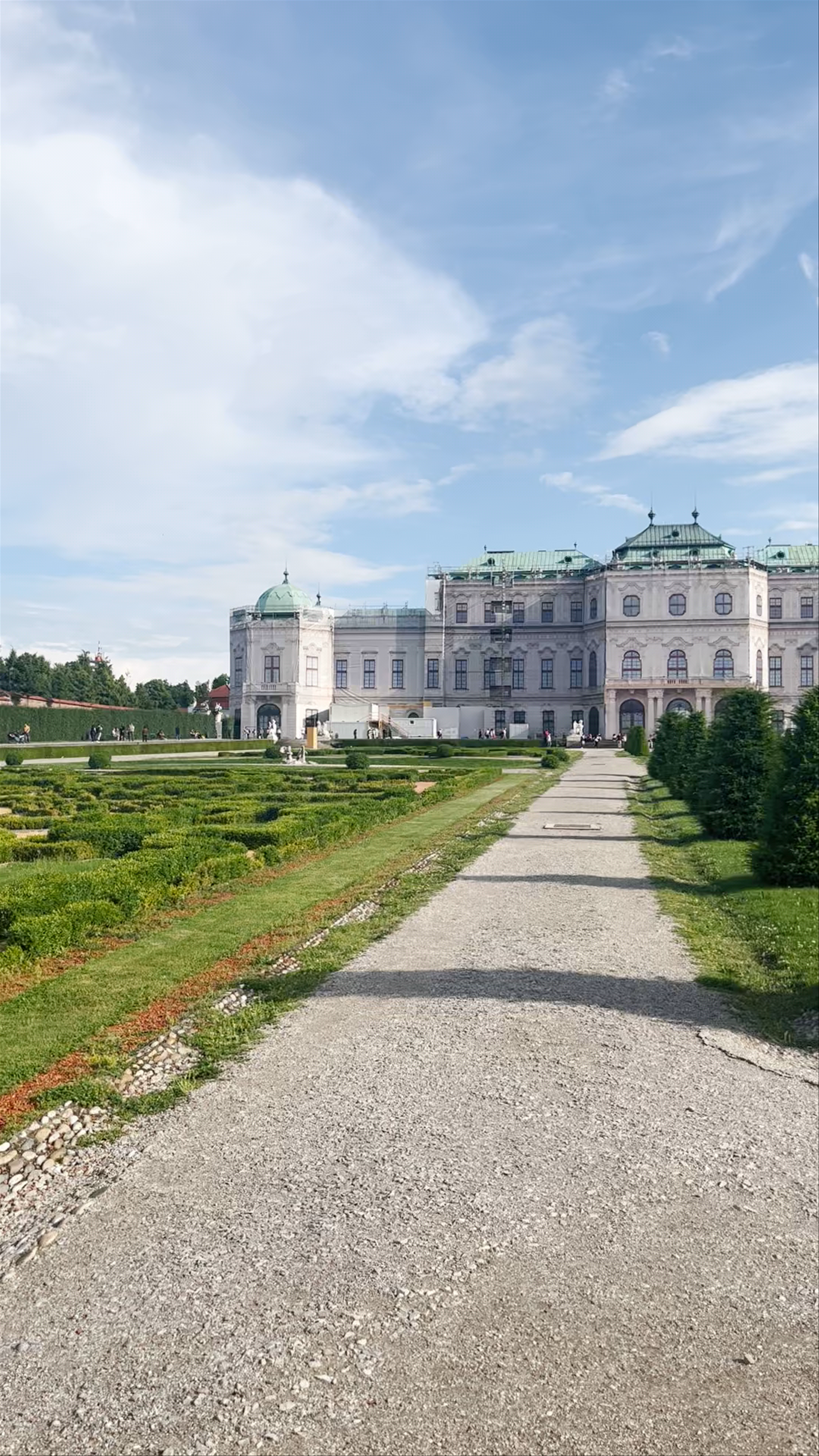 Schwarzenberg-Garten: Elegant Garden Walk in Historic Vienna