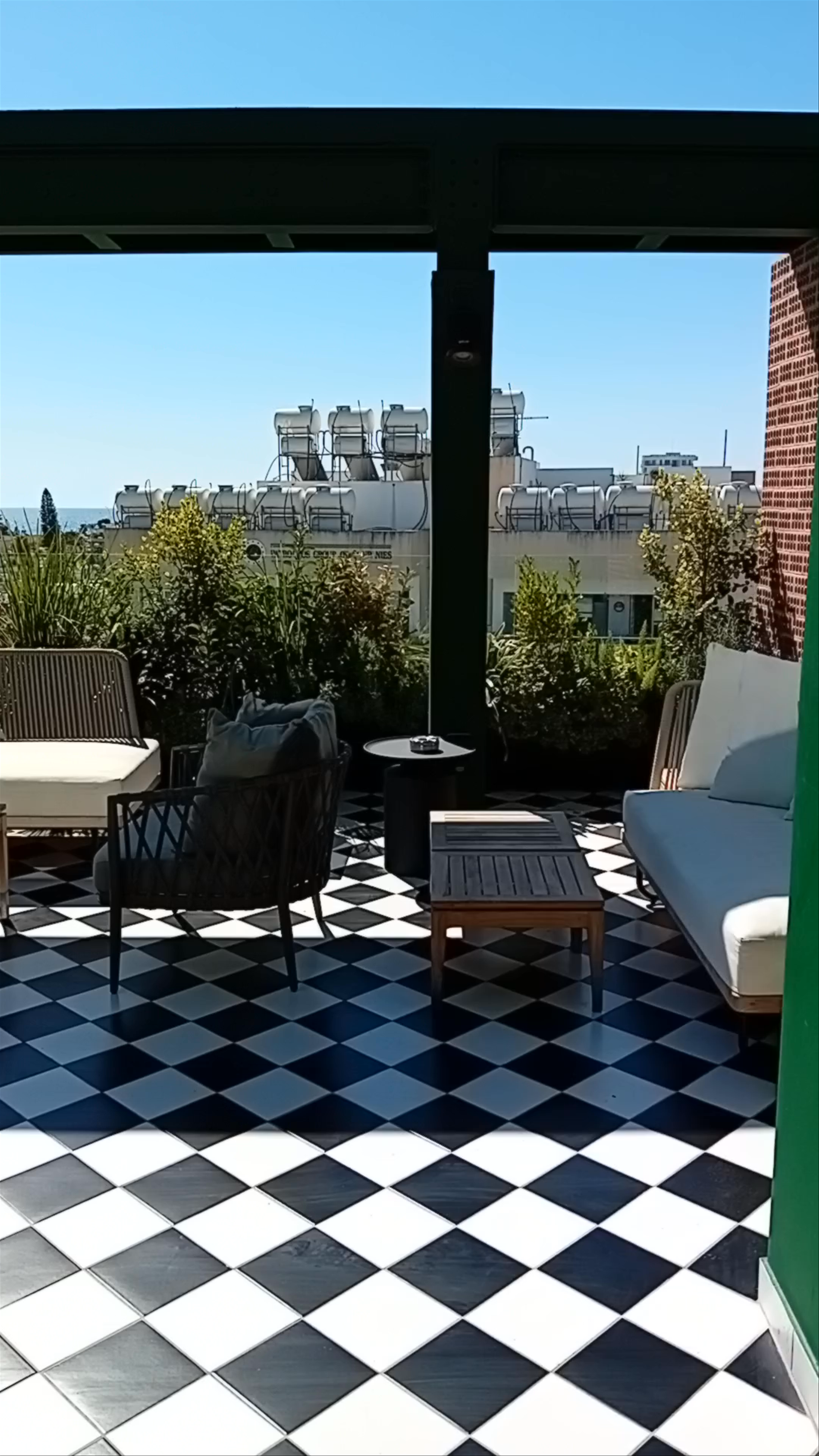 LIV THE CITY SUITES LARNACA