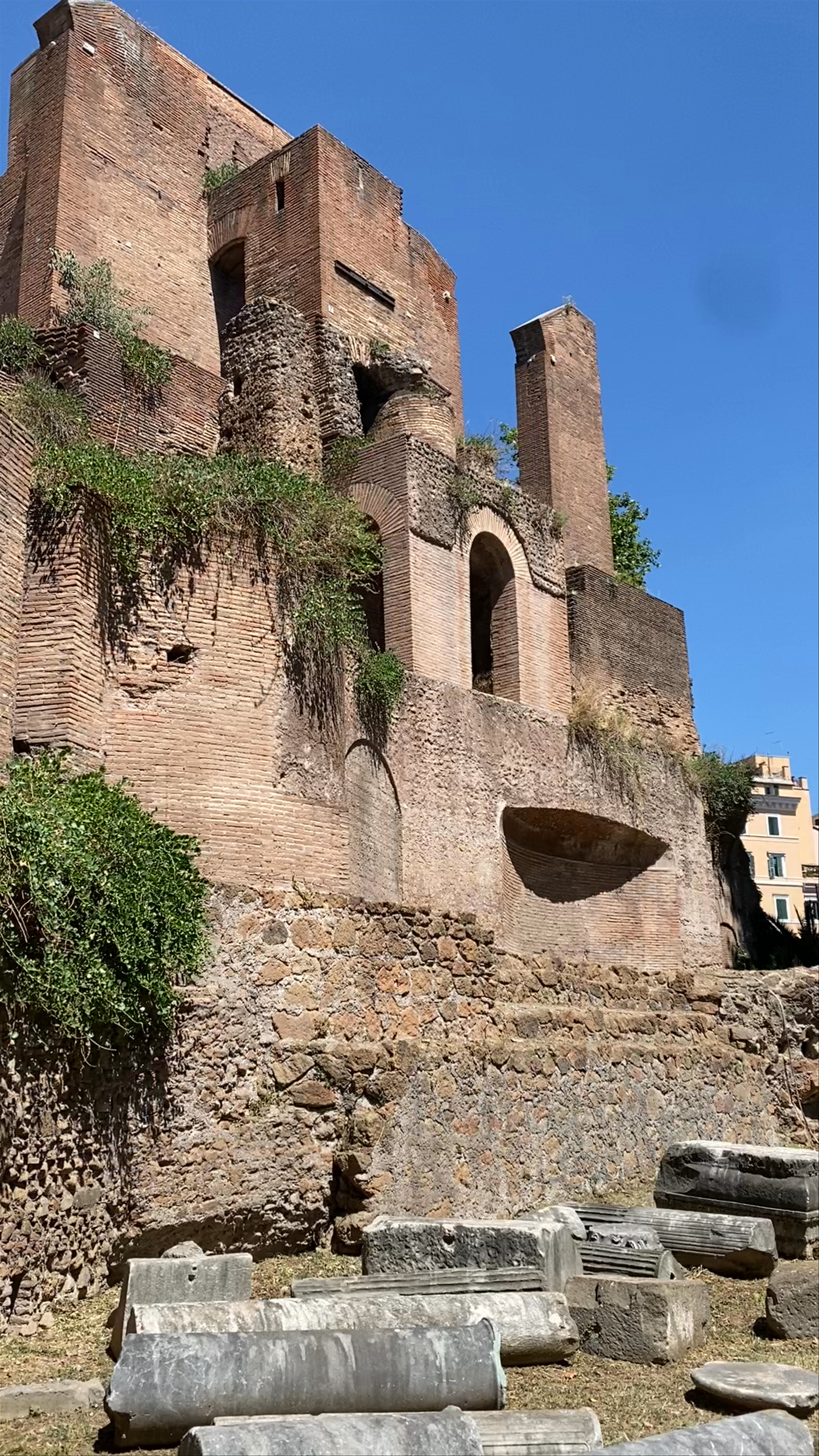 Historic Ruins and Lush Gardens at Piazza Vittorio Emanuele II, Rome