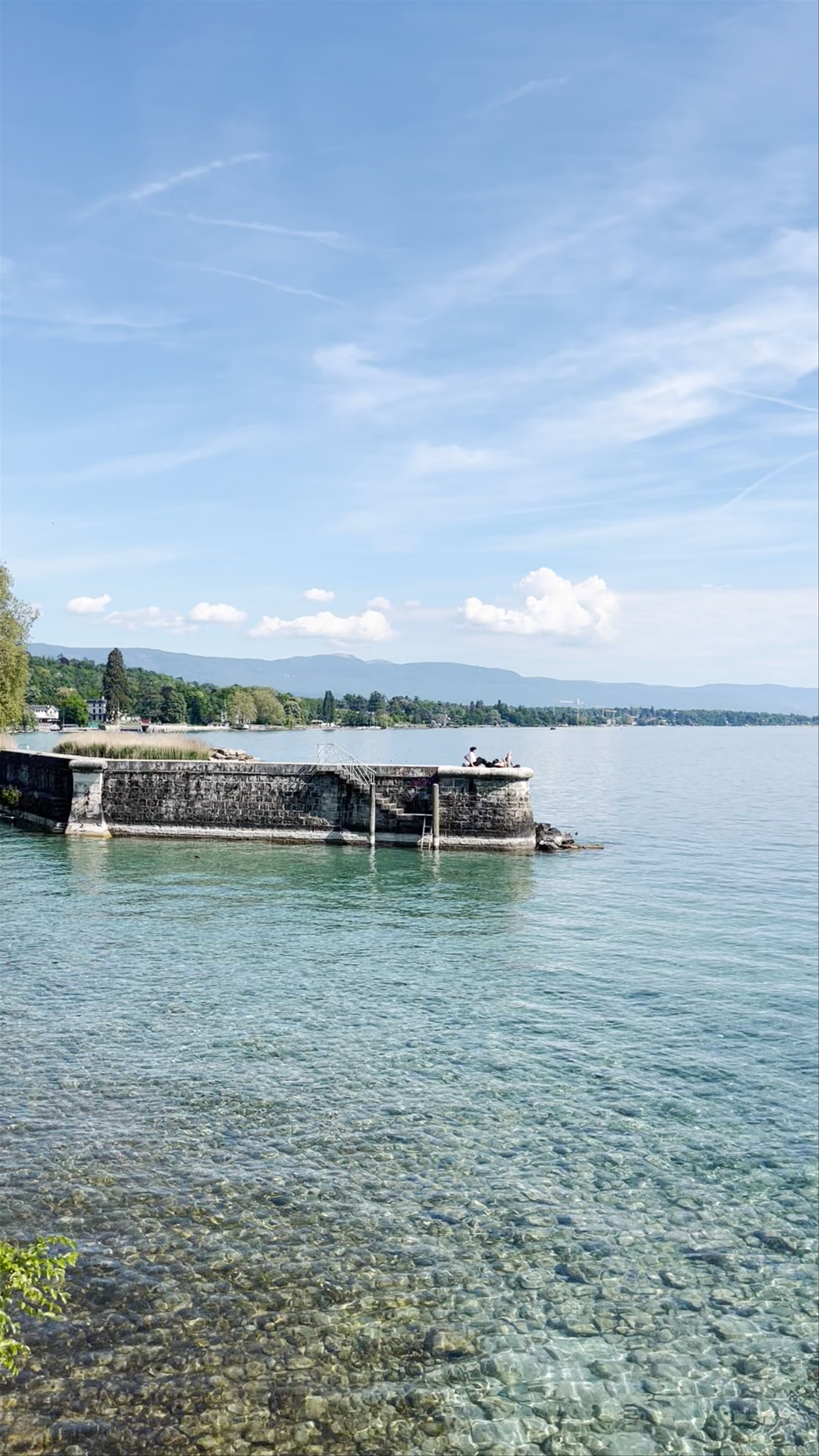 Serene Lakeside Escape at Parc de La Perle du Lac, Geneva