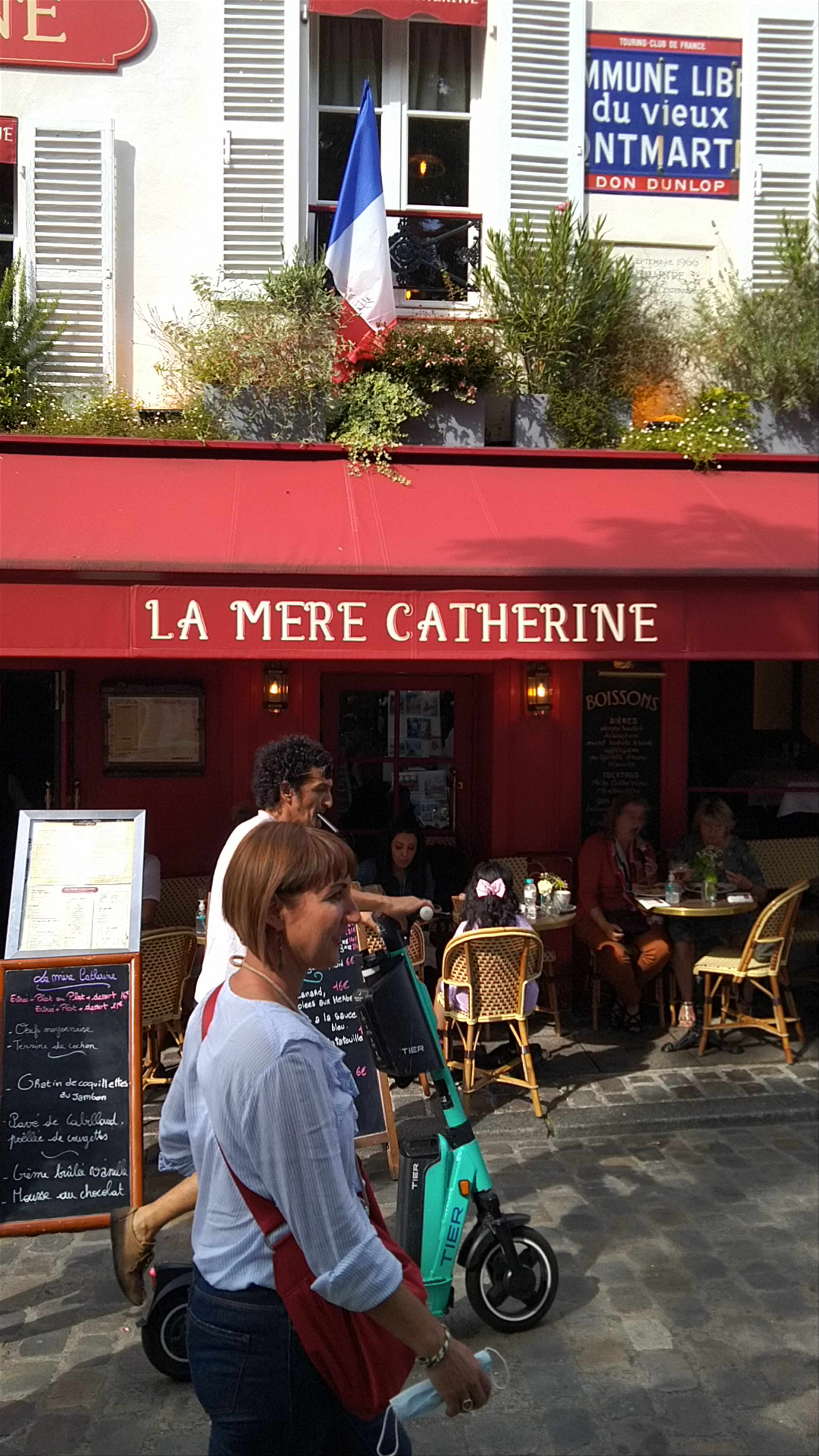 Montmartre, Paris: A Vibrant Stroll Through Historic Café Culture