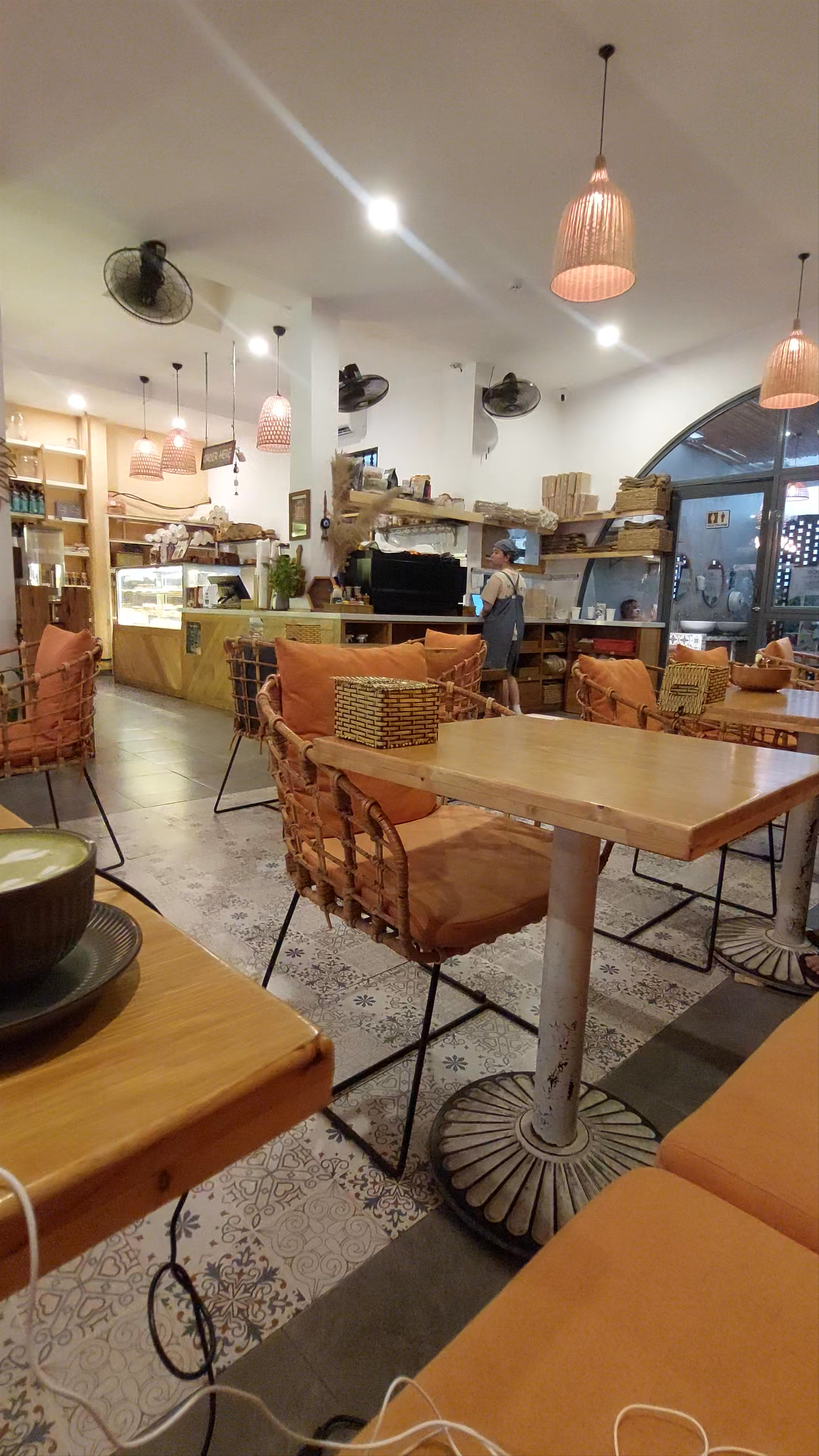 Roots Plant-Based Cafe - Healthy vegan restaurant