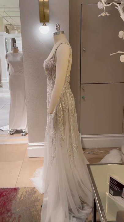 Video carousel 1 of 7 with ID YXm8SueJBn5mBlvklnwx3g for Kleinfeld Bridal