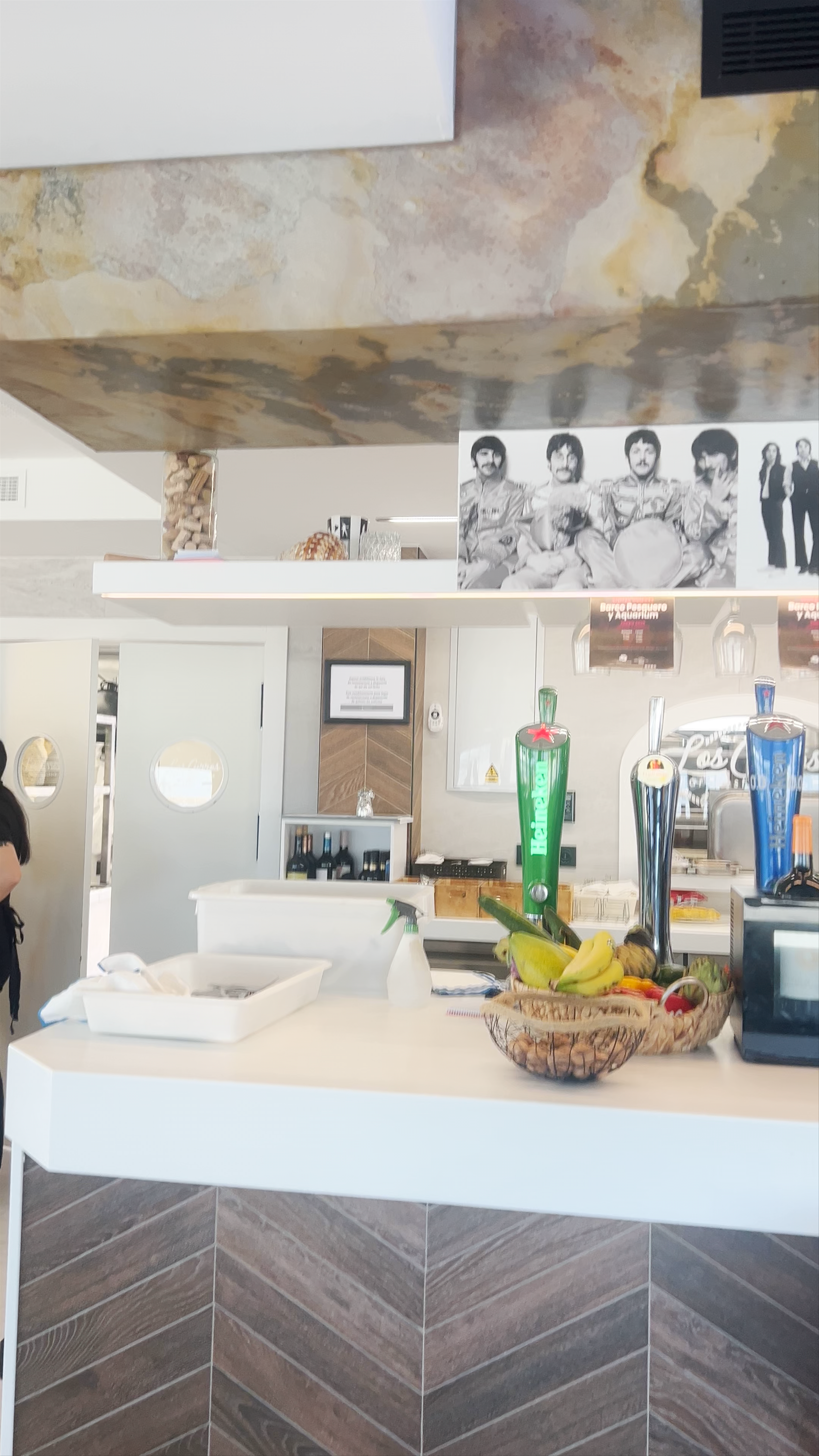 Los Curros: A Beatles-Inspired Culinary Experience in Santa Pola