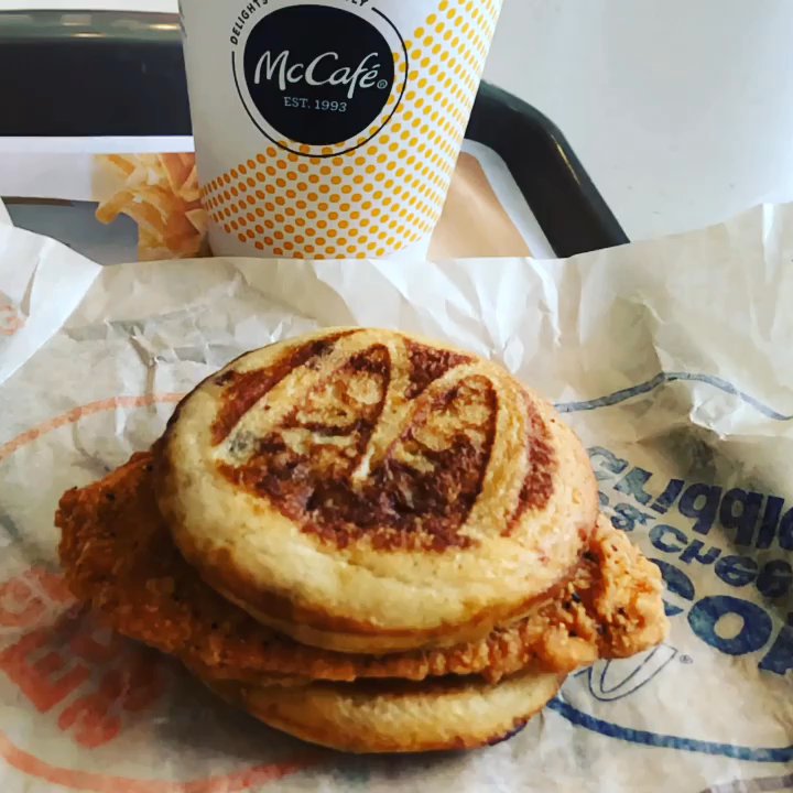 McDonald's - I love syrup on my chicken and waffles in the morning - Fast Food Near Me - Honolulu, Hawaii