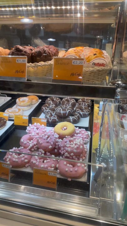 Mcdonald's - Breakfast food and desserts - Fast Food Near Me - Civitavecchia, AG