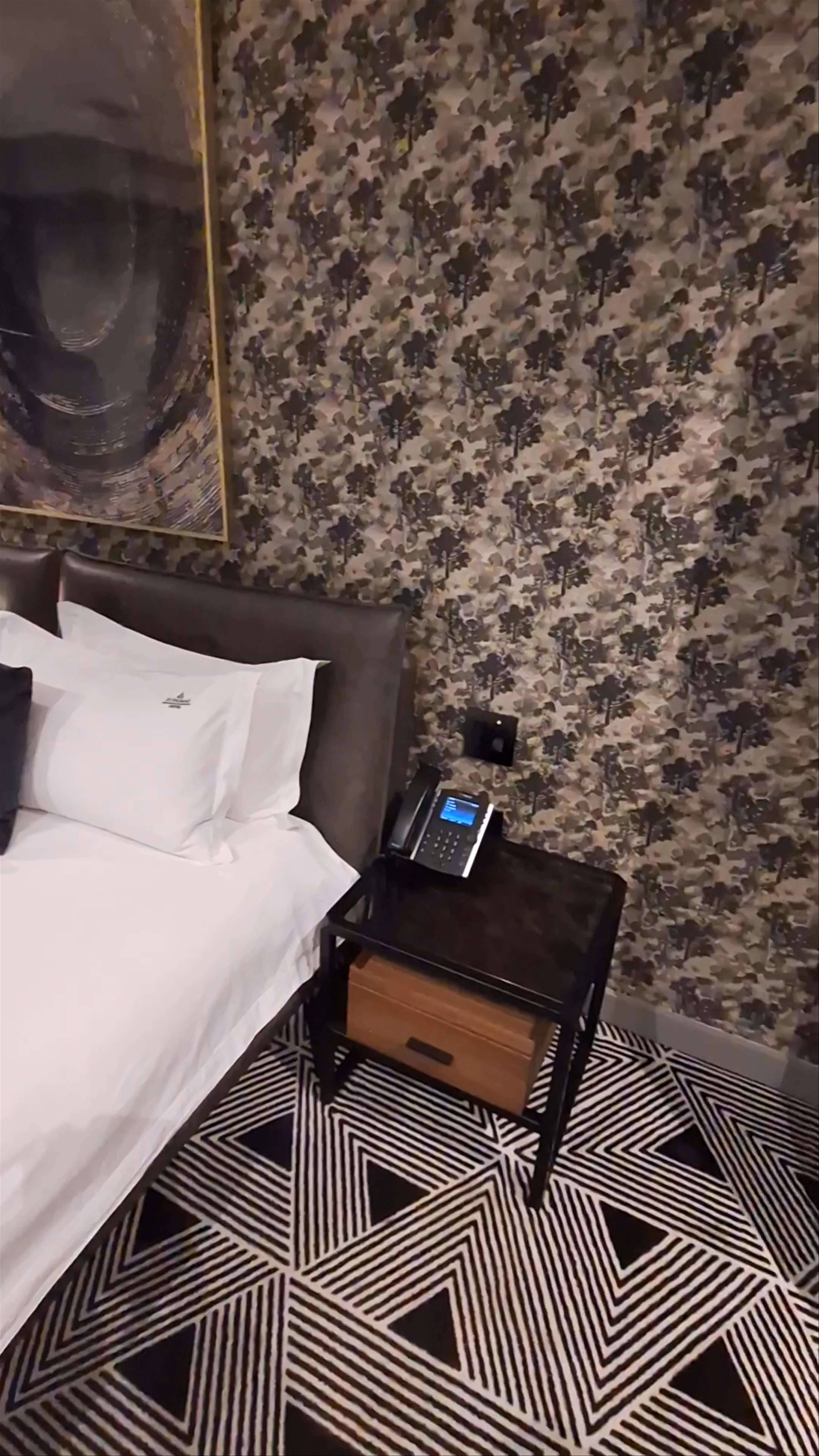 Hotel St-Thomas, Sherbrooke Street East, Montréal, Québec, Canada