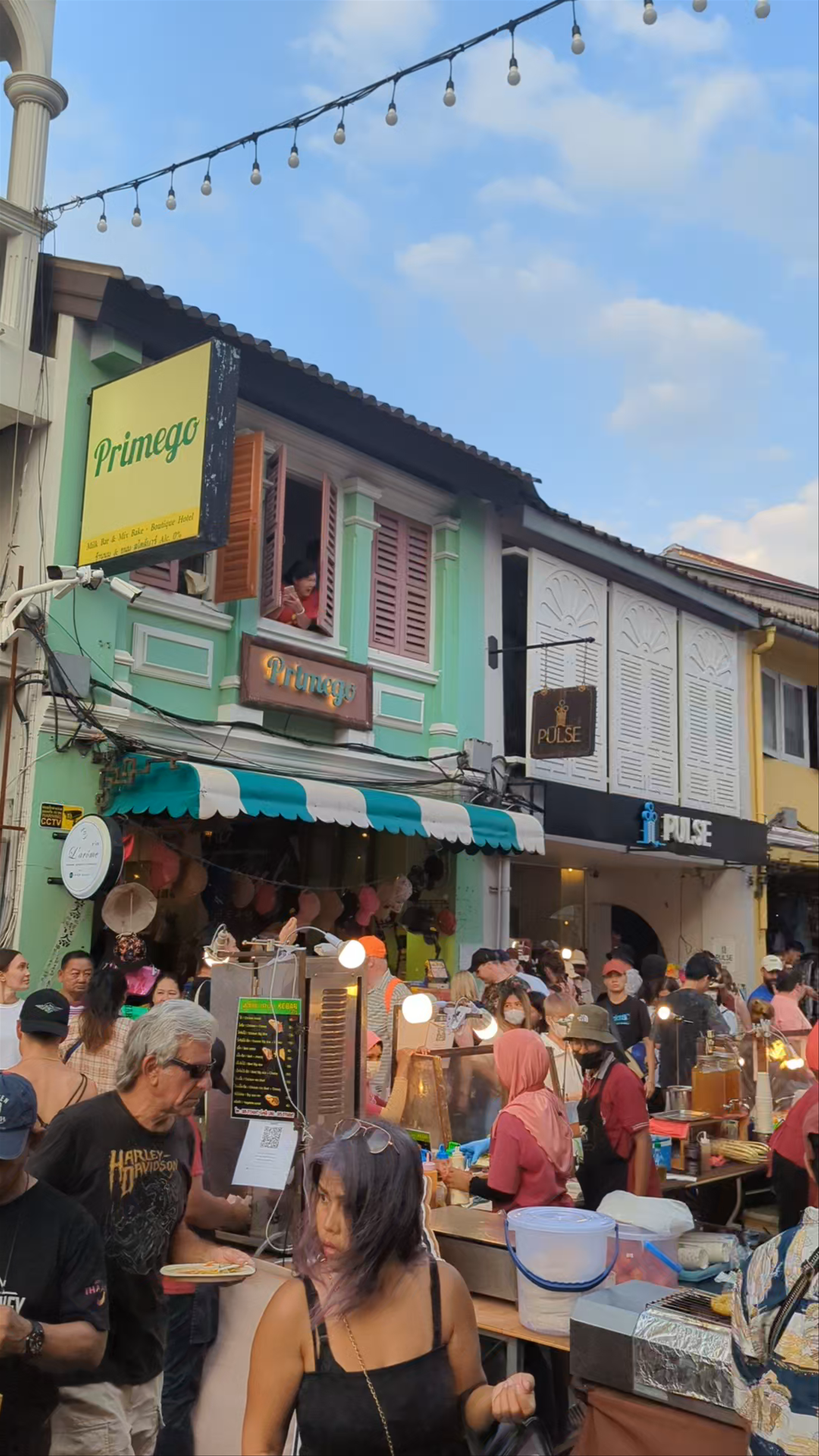 Phuket Weekend Market: Vibrant Flavors and Colors on Thalang Road