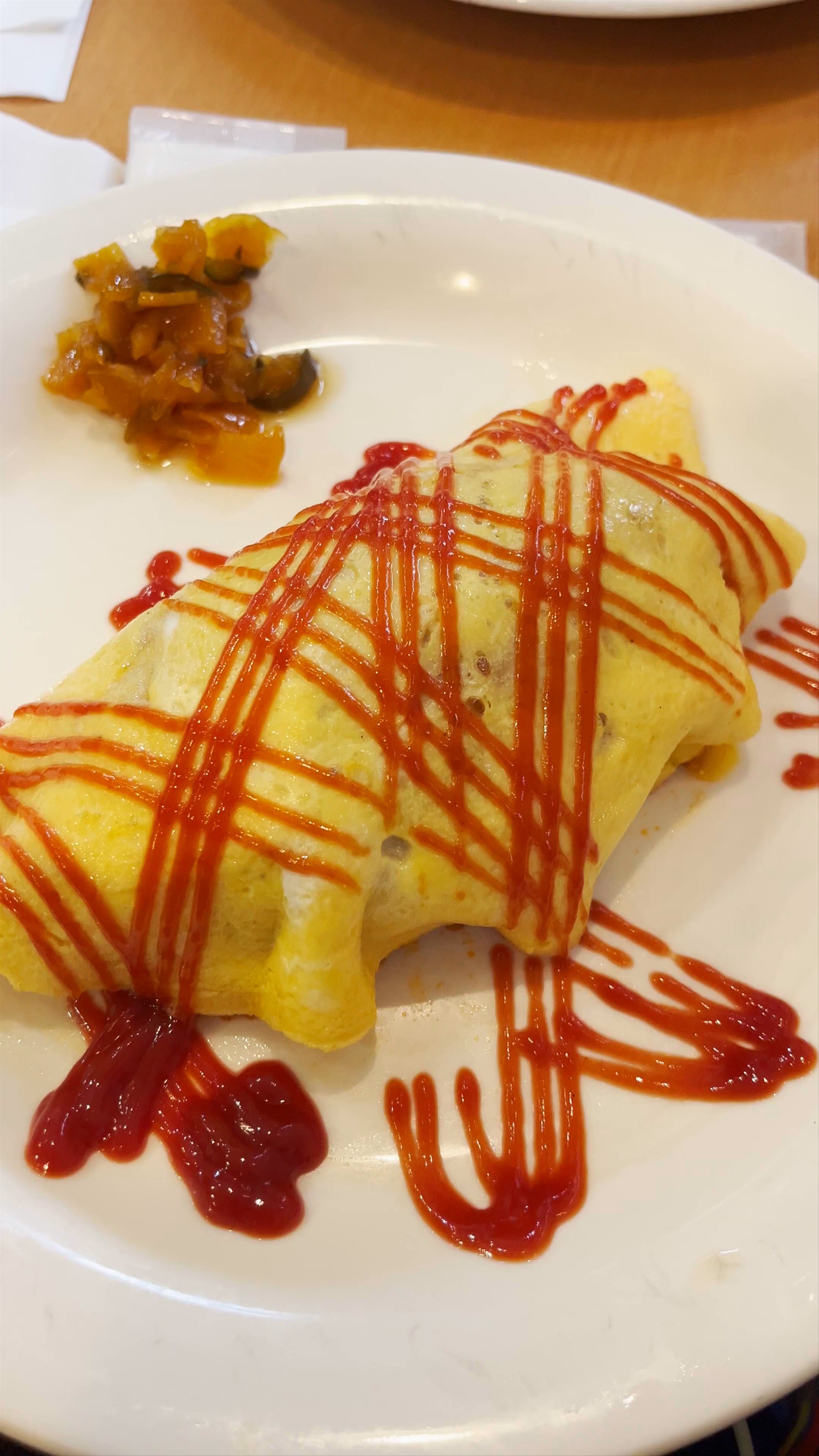 Cozy Kyoto Cafe Experience: Classic Japanese Omurice Drizzled with Ketchup