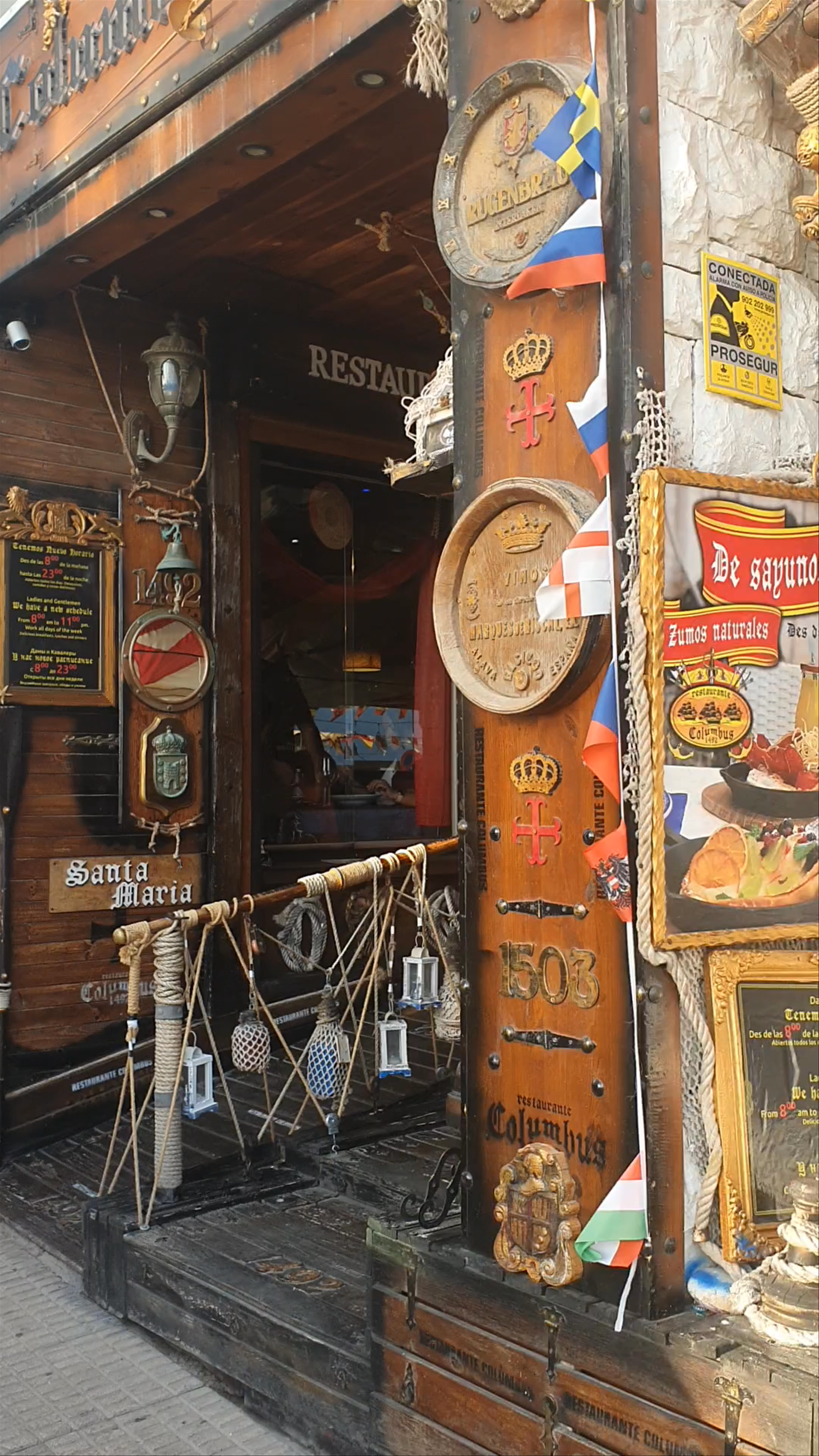 Restaurante Columbus: Nautical Dining Experience in Port Altea