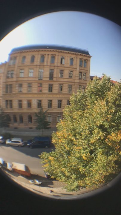 EastSeven - lovely street view from the 3rd floor room - Hostels Near Me - Berlin, BE