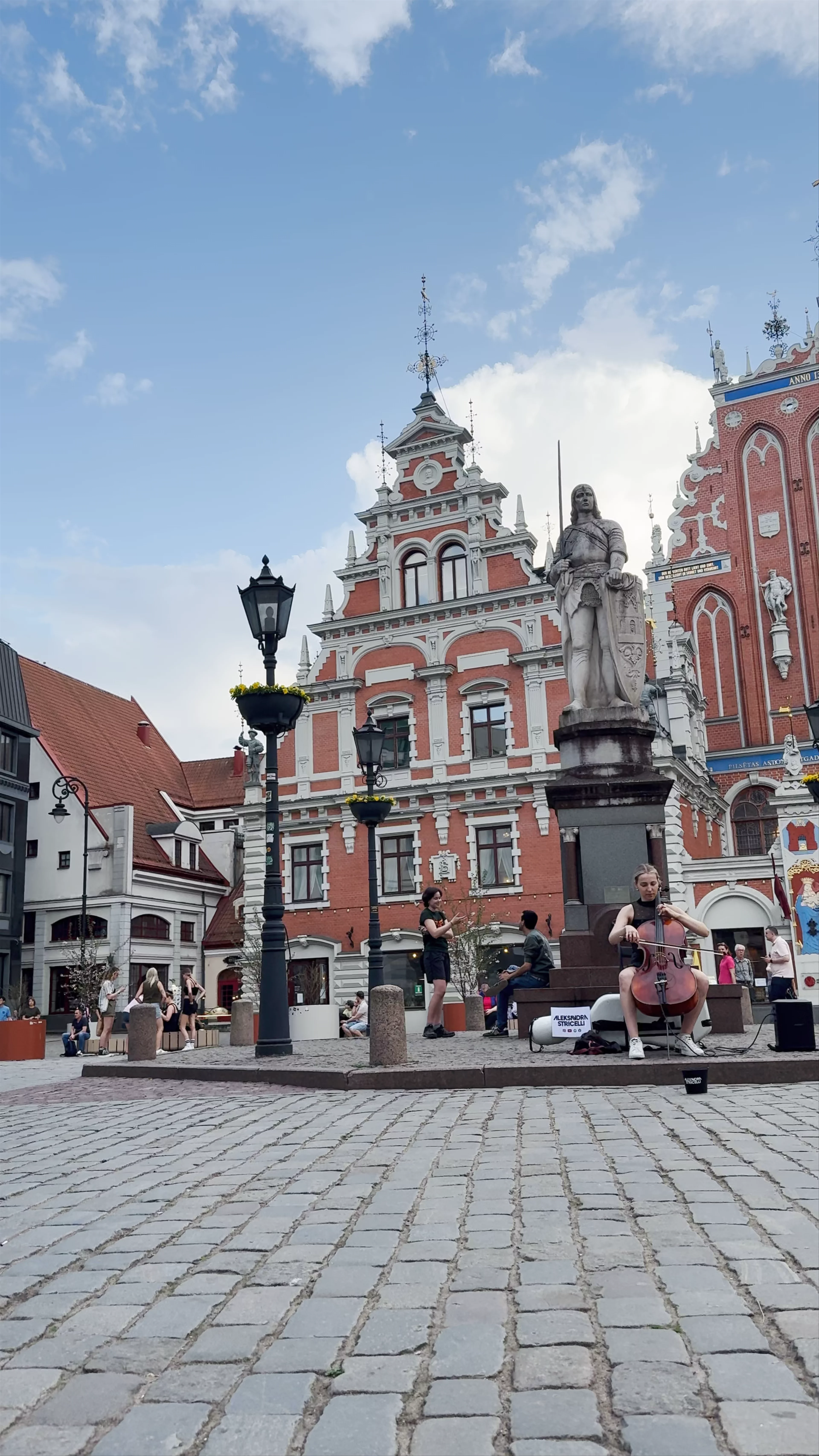 House of the Blackheads, Plac Ratuszowy, Kaļķu iela