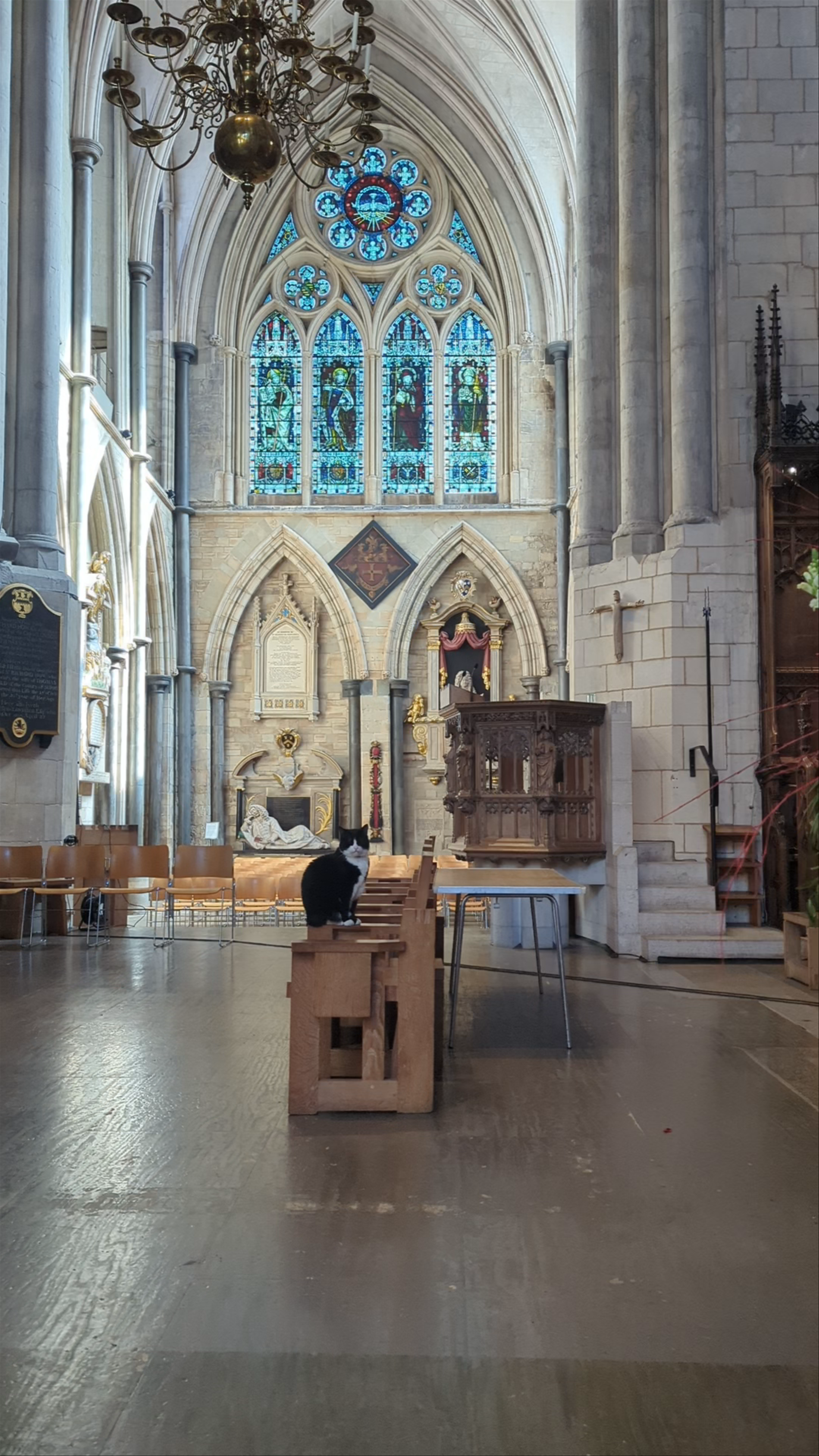 Southwark Cathedral: Gothic Majesty and Quiet Reflection in London