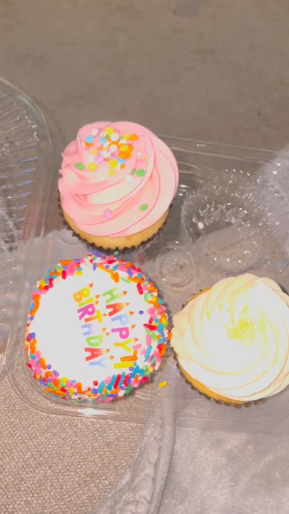 PinkaBella Cupcakes - Classic Vanilla Cake, Happy Birthday Confetti Cake and Lemon Cake - Bakeries Near Me - Lynnwood, Washington