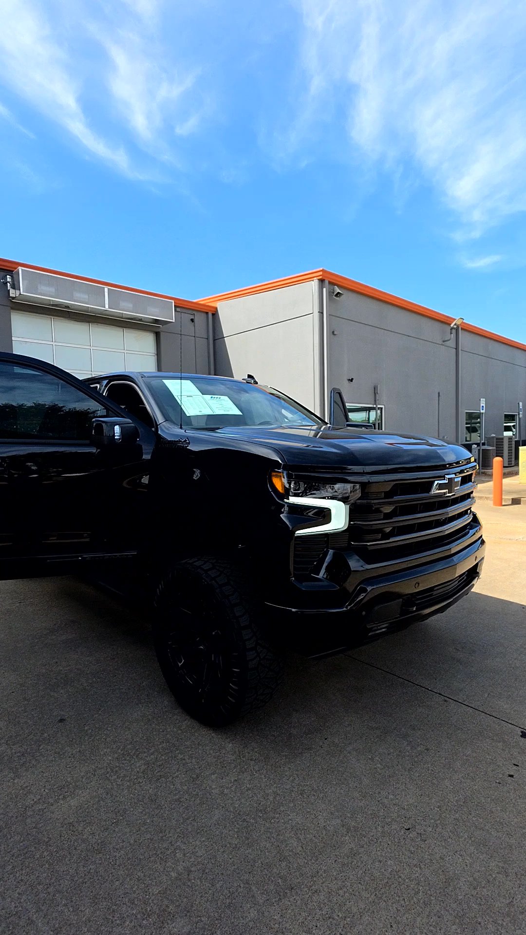 Lifted Trucks - #TX11023 - 2025 Chevrolet Silverado 1500 High Country Crew Cab