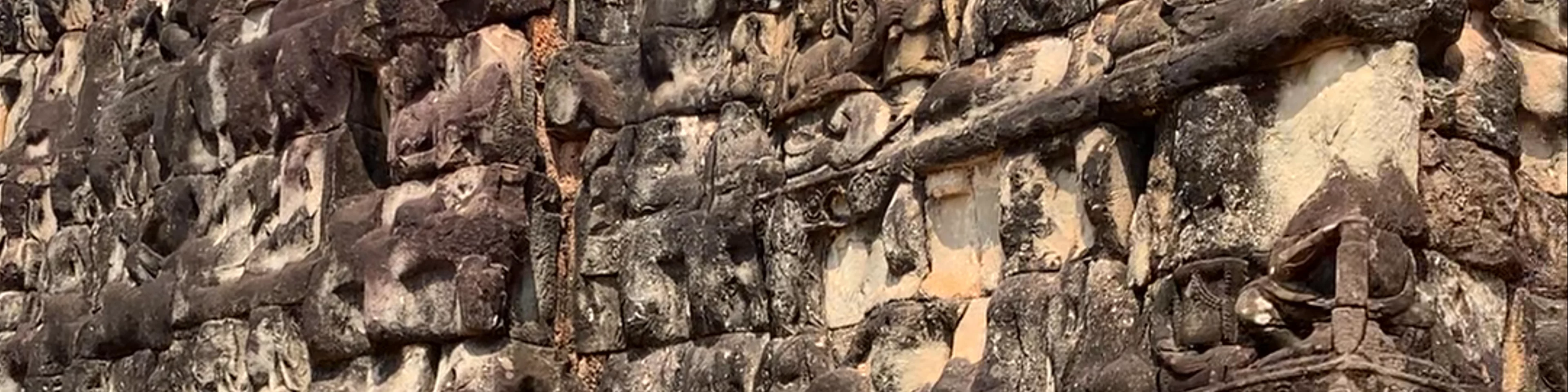 Preah Ponlea Sdach Komlong (Terrace Of The Leper King)
