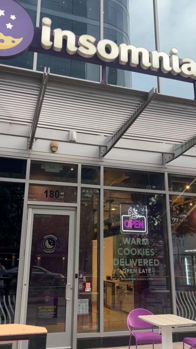 Insomnia Cookies - Video of the parking situation (there are several 10-minute loading spots right out front) - Desserts Near Me - Phoenix, Arizona