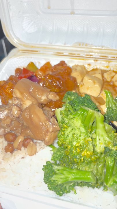 Big Ma's Kitchen - Delicious combo includes broccoli beef, sweet and sour, tofu and pickled pigs feet over rice - Dim Sum Near Me - Rosemead, California