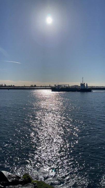 Nobby's Breakwater - Beaches Near Me - Newcastle East, NSW