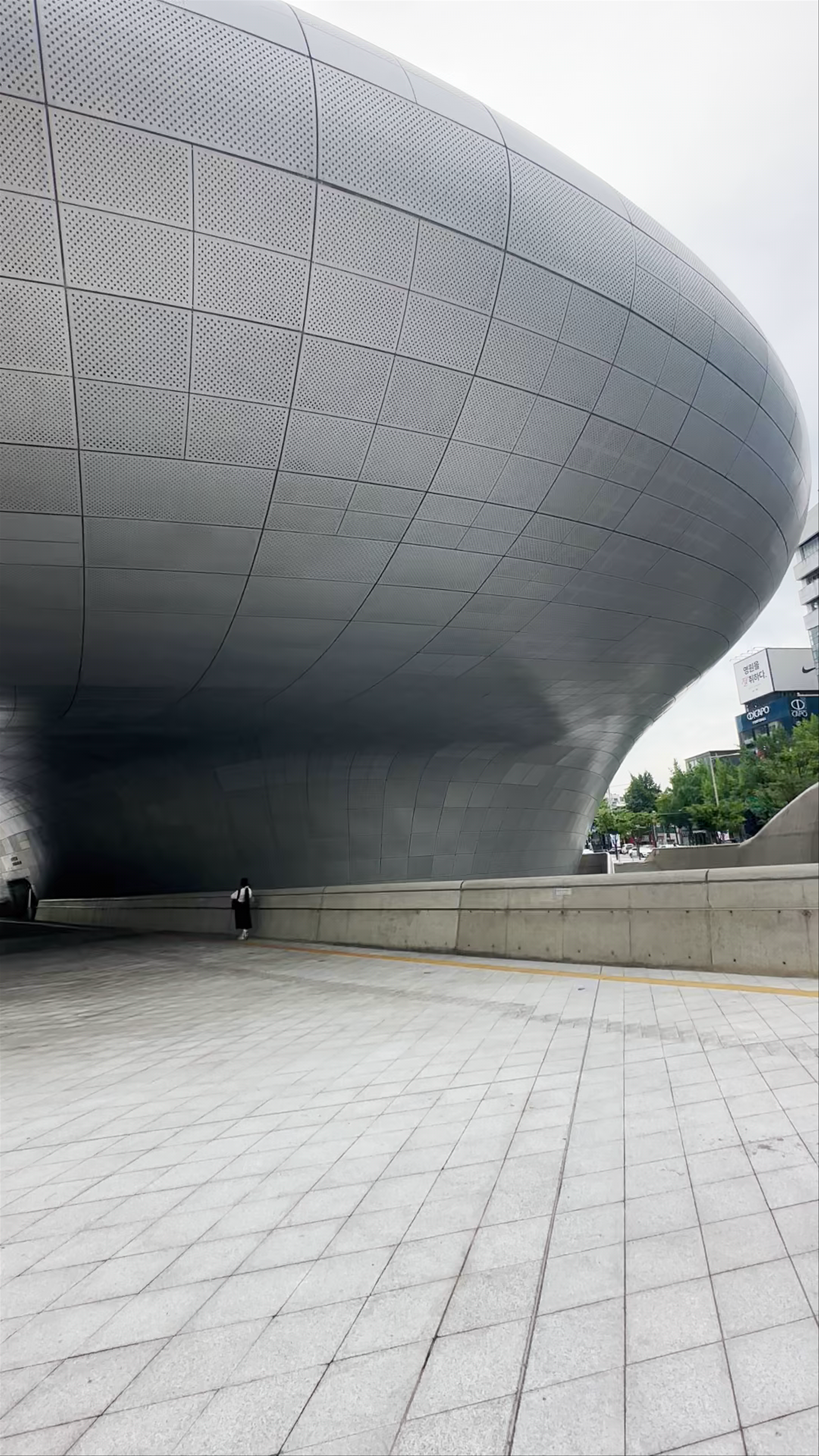 Dongdaemun Design Plaza (DDP)
