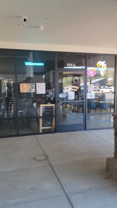 River Dog 4 - Outside - Beer Bar Near Me - Grass Valley, California