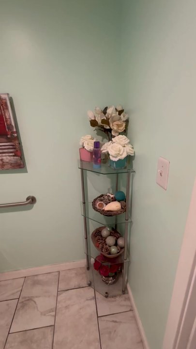 KNN Nails - A clean restroom - Nail Salons Near Me - Springfield, Virginia