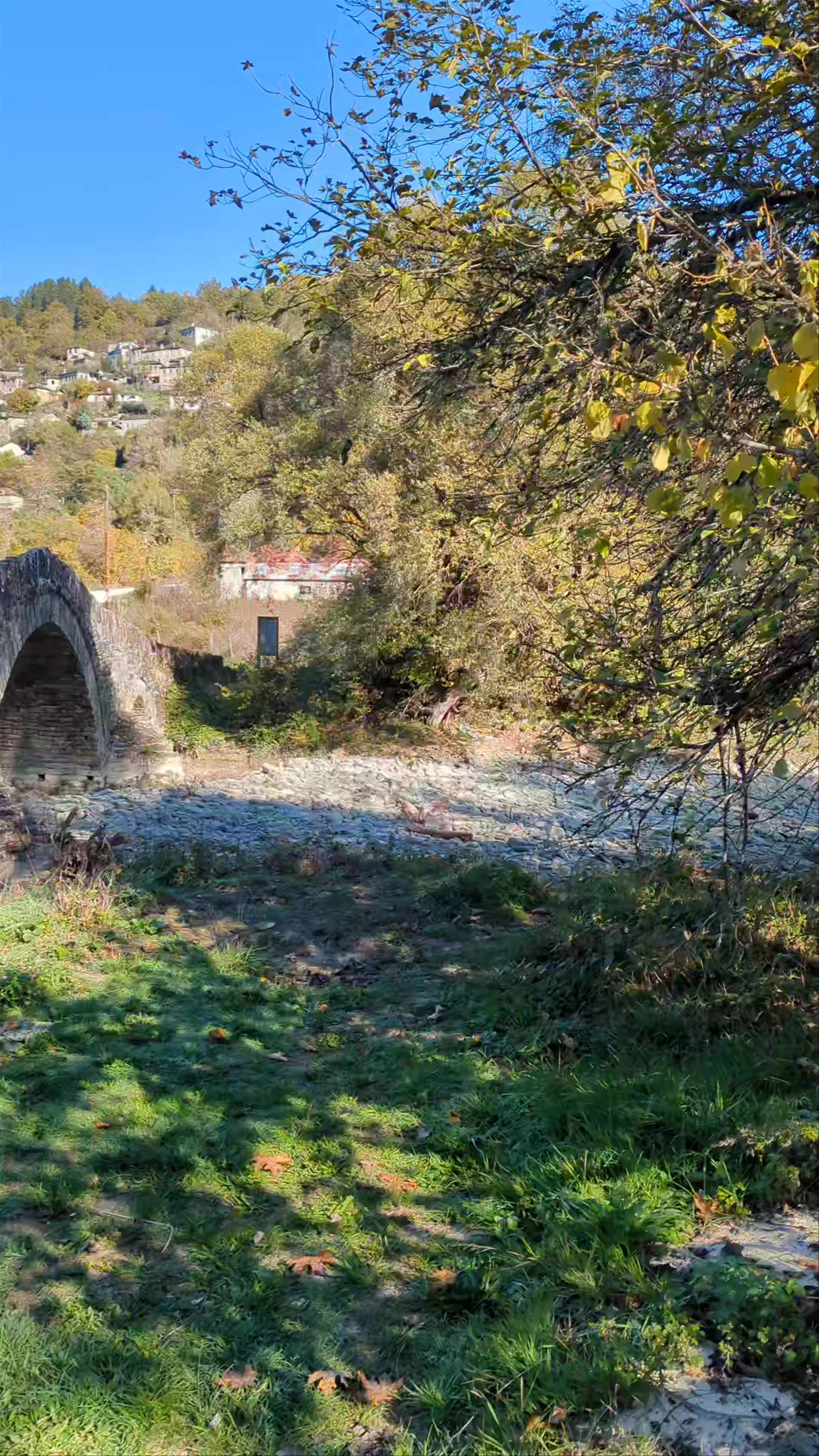 Mylos Bridge, Kipoi