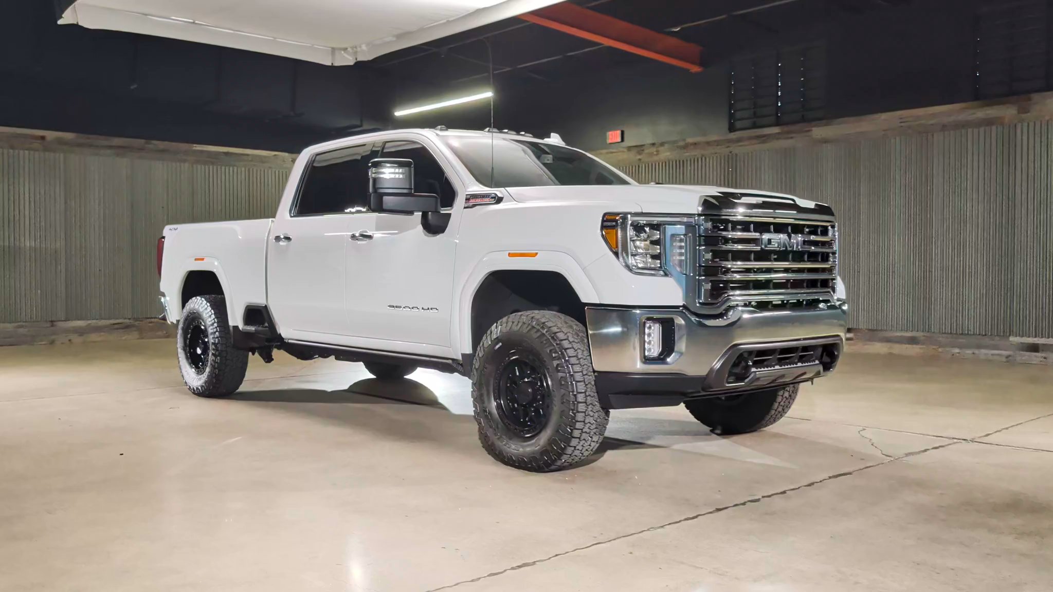 Lifted Trucks - #T33826 - 2022 GMC Sierra 2500HD SLT Crew Cab