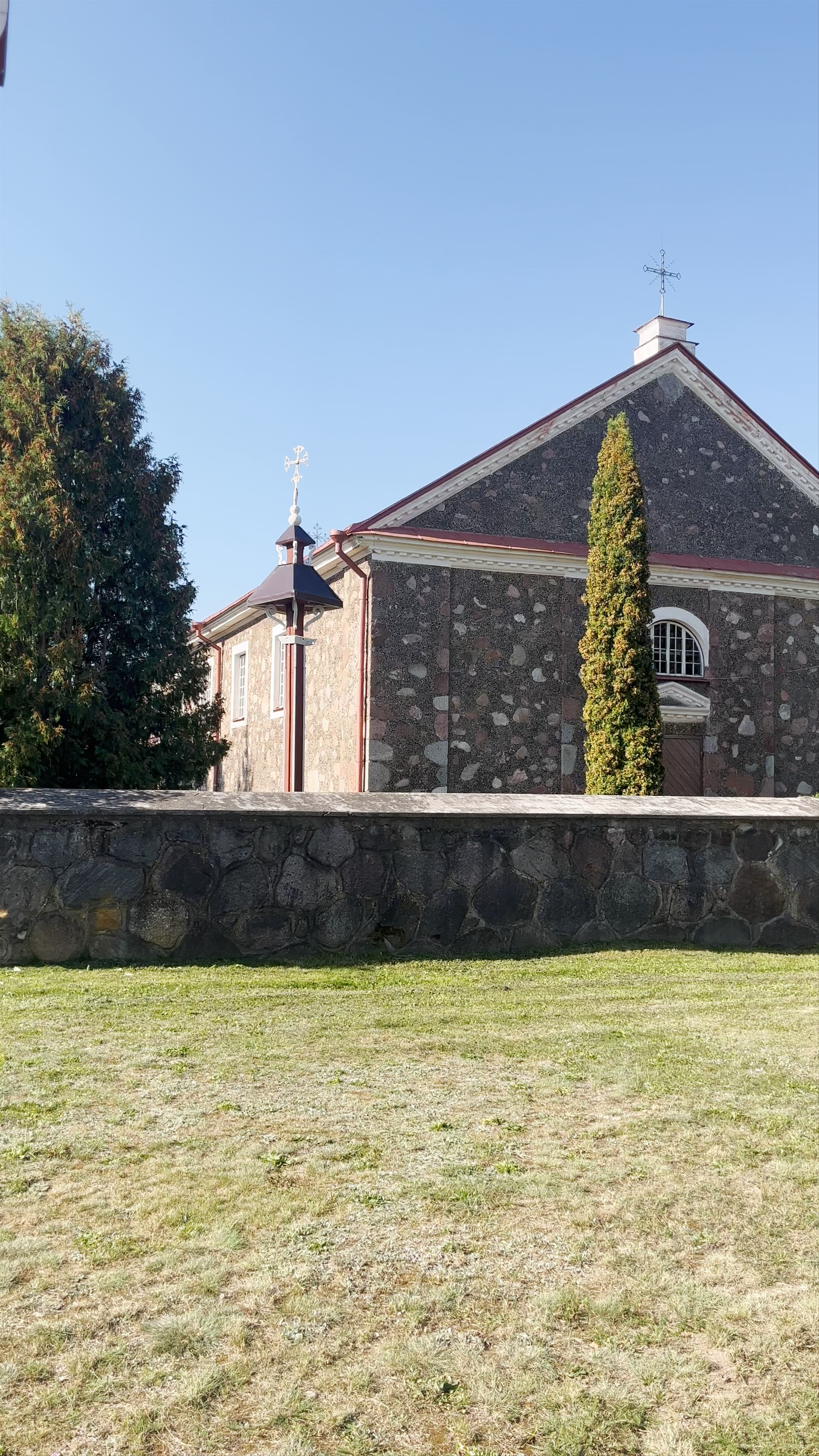 Subates katoļu baznīca