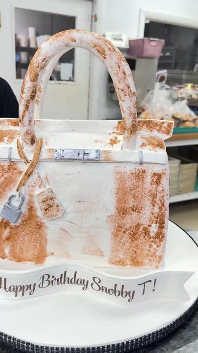 Daniel's Bakery - TERRIBLE EXPERIENCE, VERY RUDE!! - Bakeries Near Me - Brighton, Massachusetts