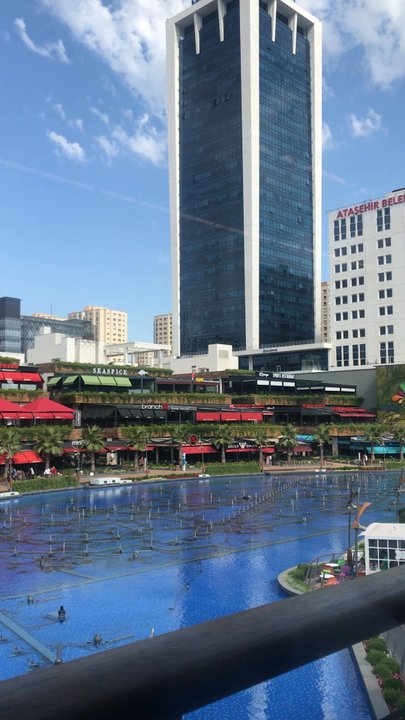 Watergarden - This place has many cafes and restaurants choices. Clean and nice view. Not crowded at noon. - Shopping Centers Near Me - Istanbul, 34