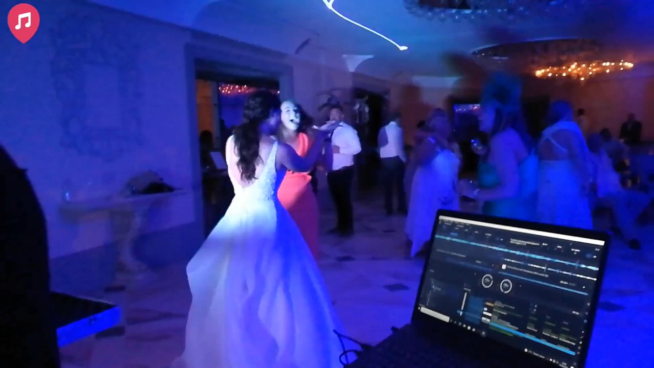 DJ Crescendo - Young Hearts Run Free - video