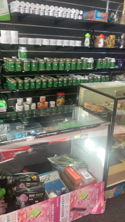 Video carousel 1 of 1 with ID ftm8-IZyMgvD15HWiQZvCA for Vape King