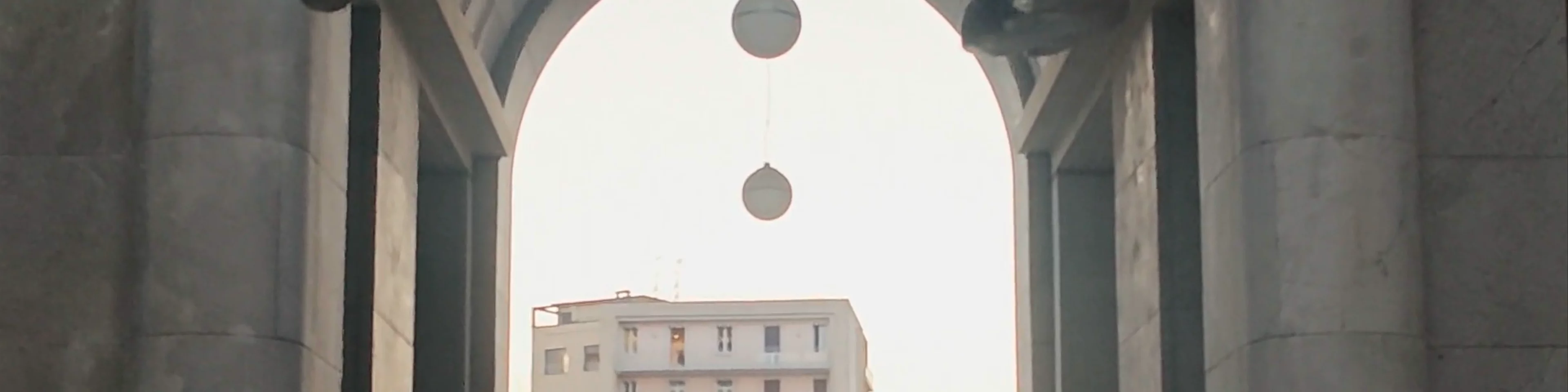 Il peso del tempo sospeso