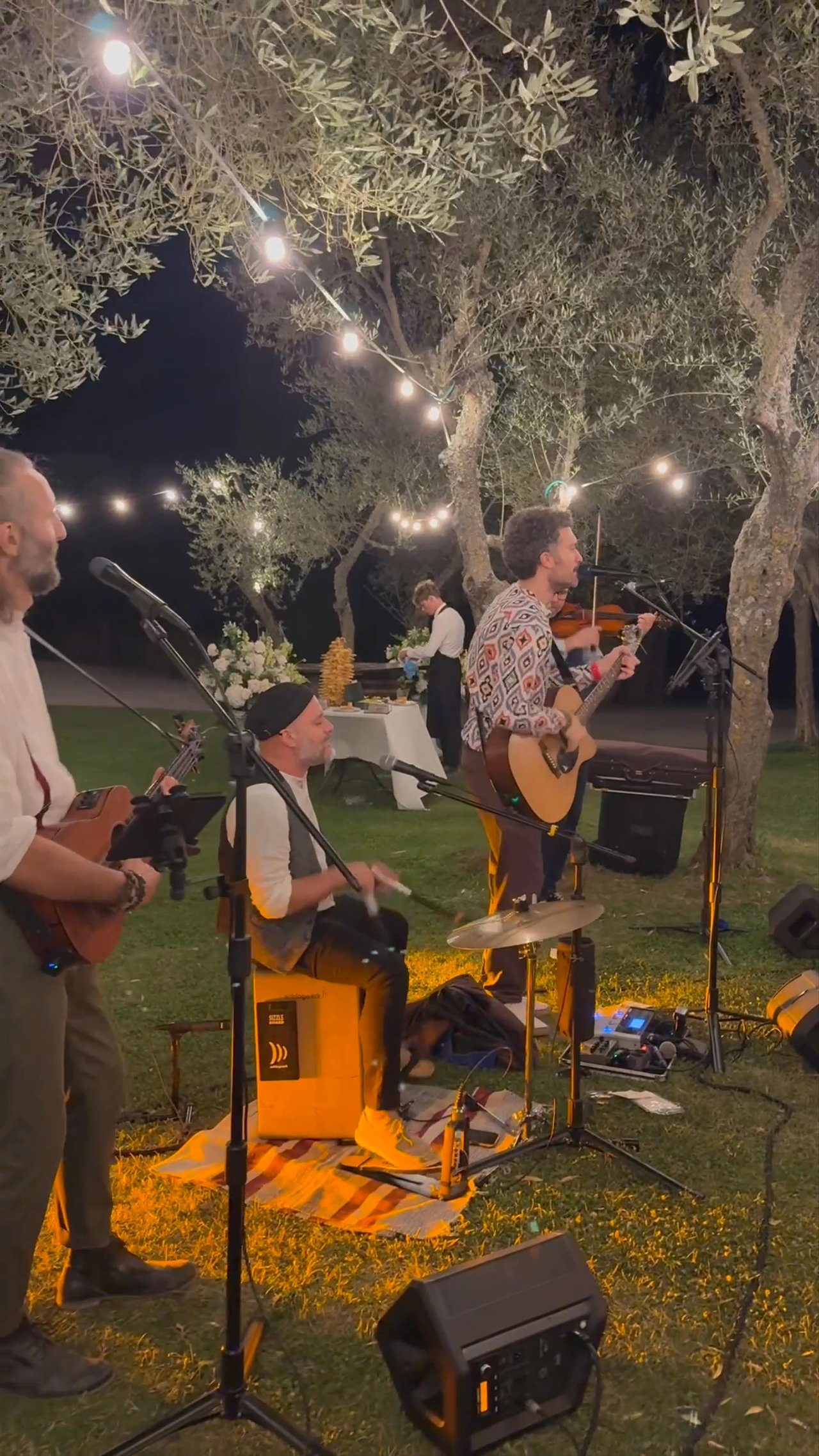 The Turnpikes - Tu Vuo' Fa' L'americano - video