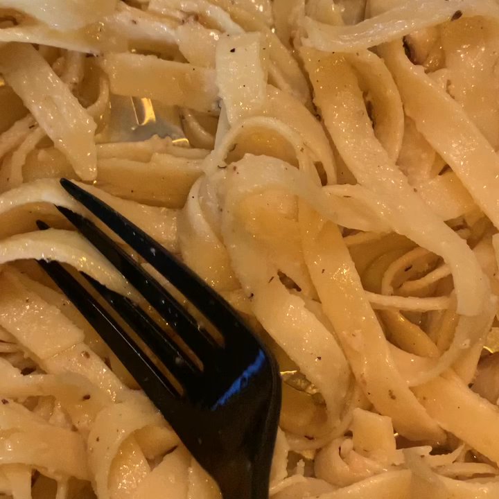 Auntie Pasta's - Ordered around 7pm, Chicken Fettuccini Alfredo had barely any chicken, no sauce but an abundance of grease. - Italian Near Me - Nacogdoches, Texas