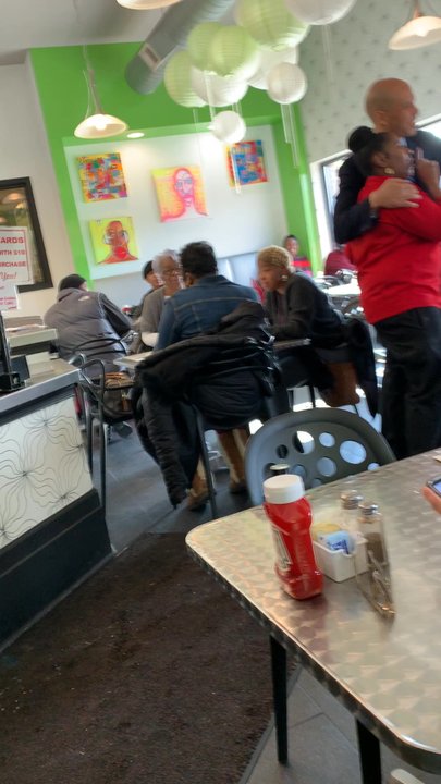 Vonda's Kitchen - Vonda and Senator Cory Booker - Soul Food Near Me - Newark, New Jersey