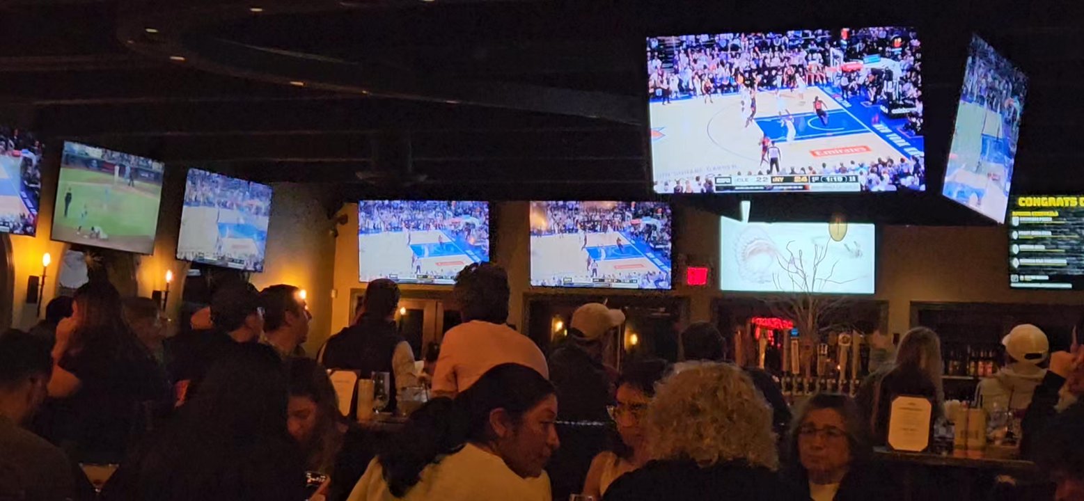 Stage House Tavern - Bar Scene - American Near Me - Mountainside, New Jersey