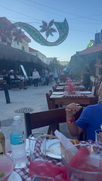 Momma Rosa - Video of outdoor seating views - Pizza Near Me - Isla Mujeres, ROO
