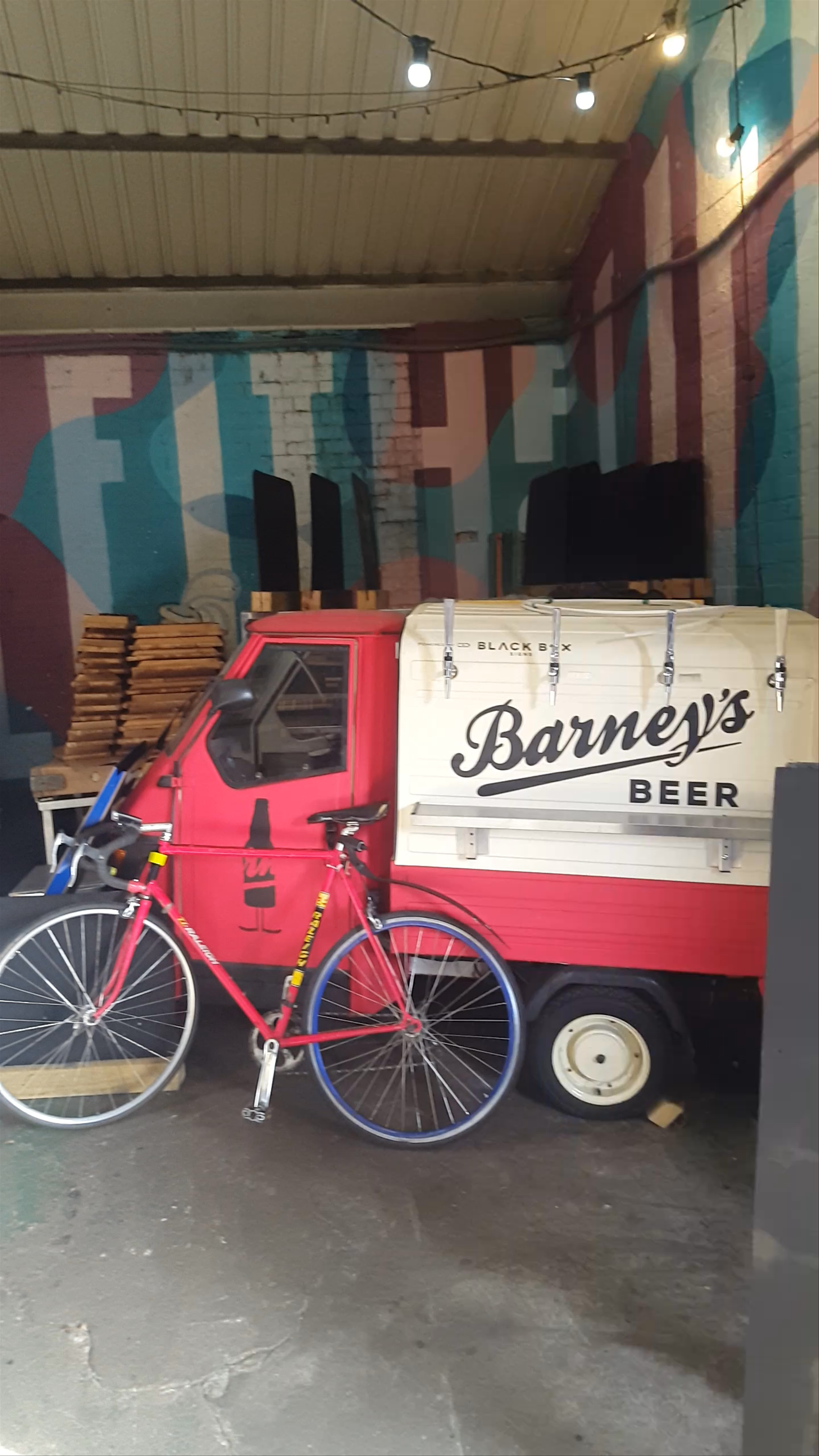 The Pitt Street Food Hall: Eclectic Vibes in Edinburgh