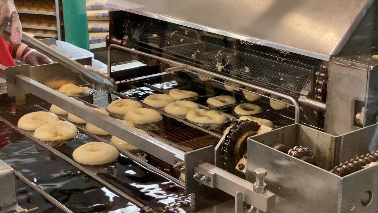 Krispy Kreme- Ladson - Hot Doughnuts NOW 10/12 - Donuts Near Me - Ladson, South Carolina