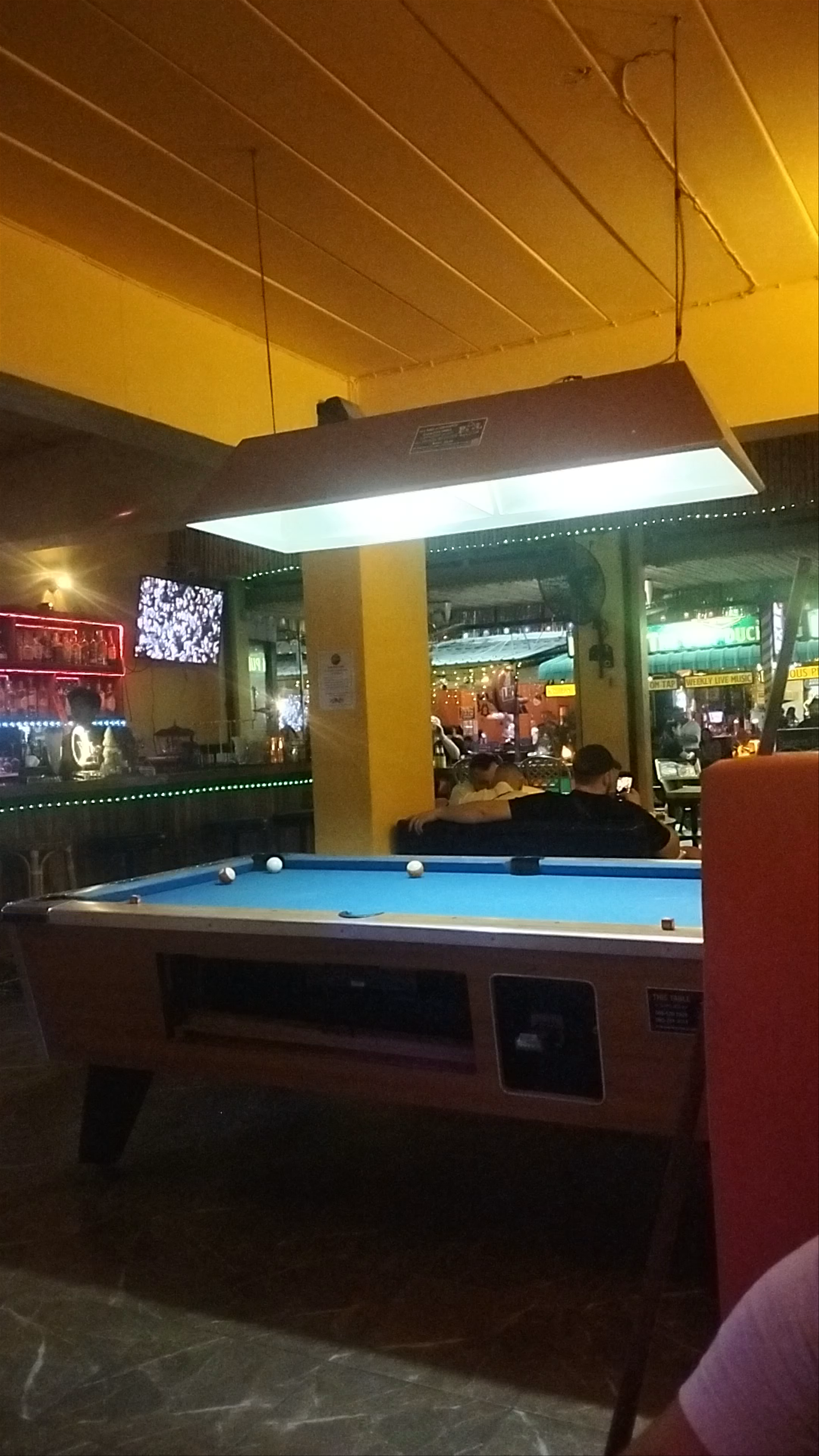 Summer Bar Nightlife & Pool Table Fun in Ko Pha-ngan