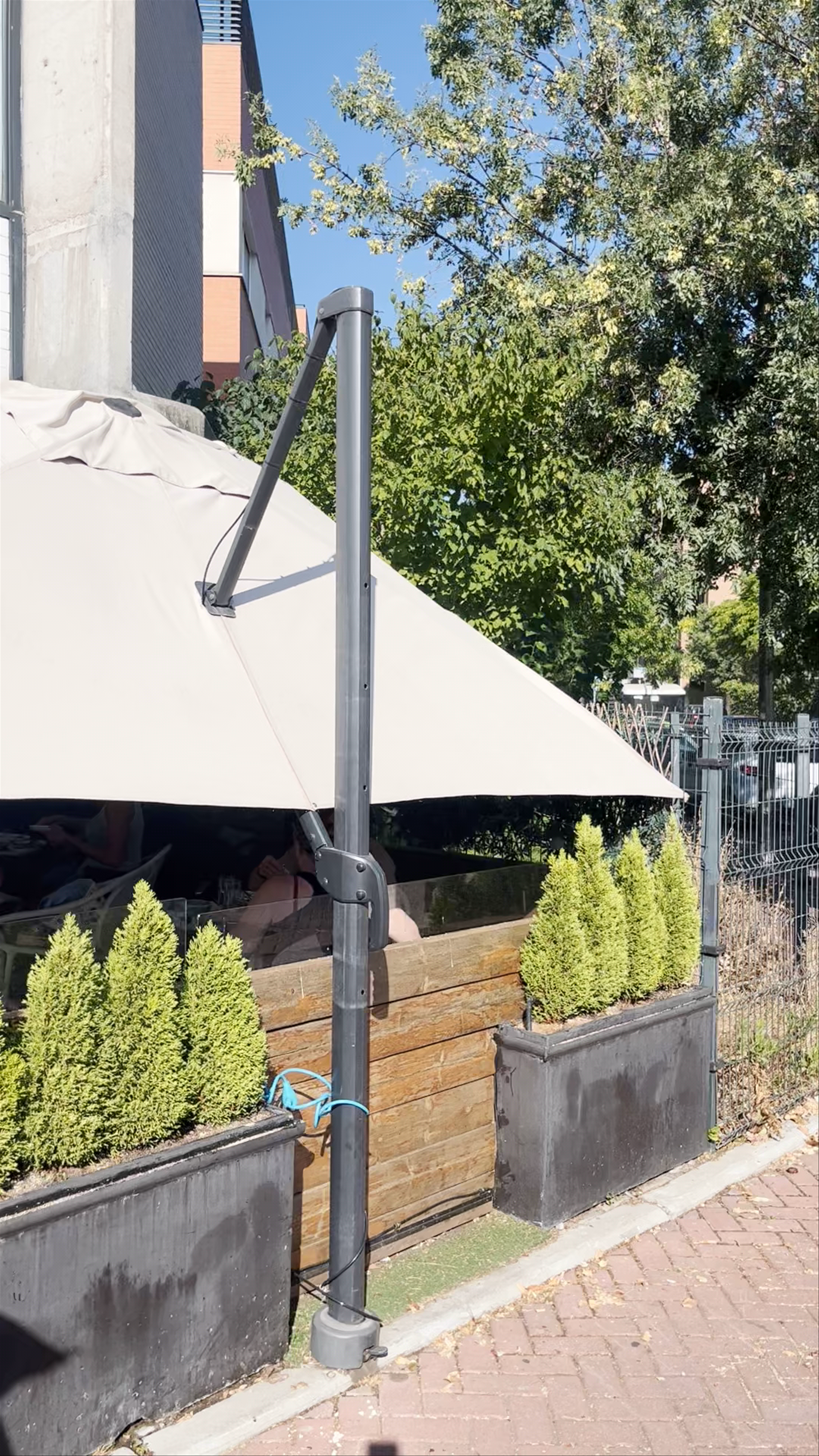 La28 Barajas El Taller del Pan: Cozy Outdoor Dining in Madrid