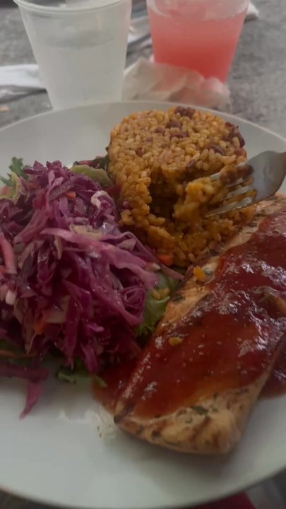 Flor de Parcha - Salmon with guava sauce - Gastropubs Near Me - San Juan, Puerto Rico