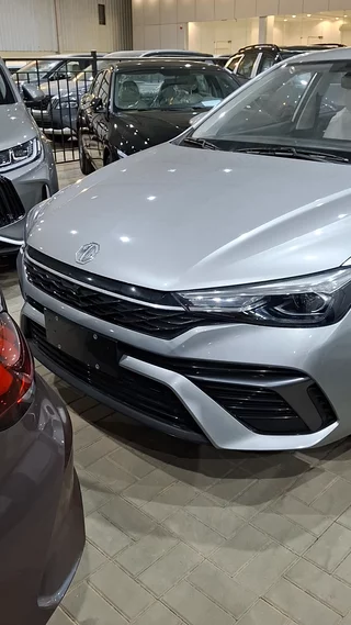 ام جي 5 STD 2025